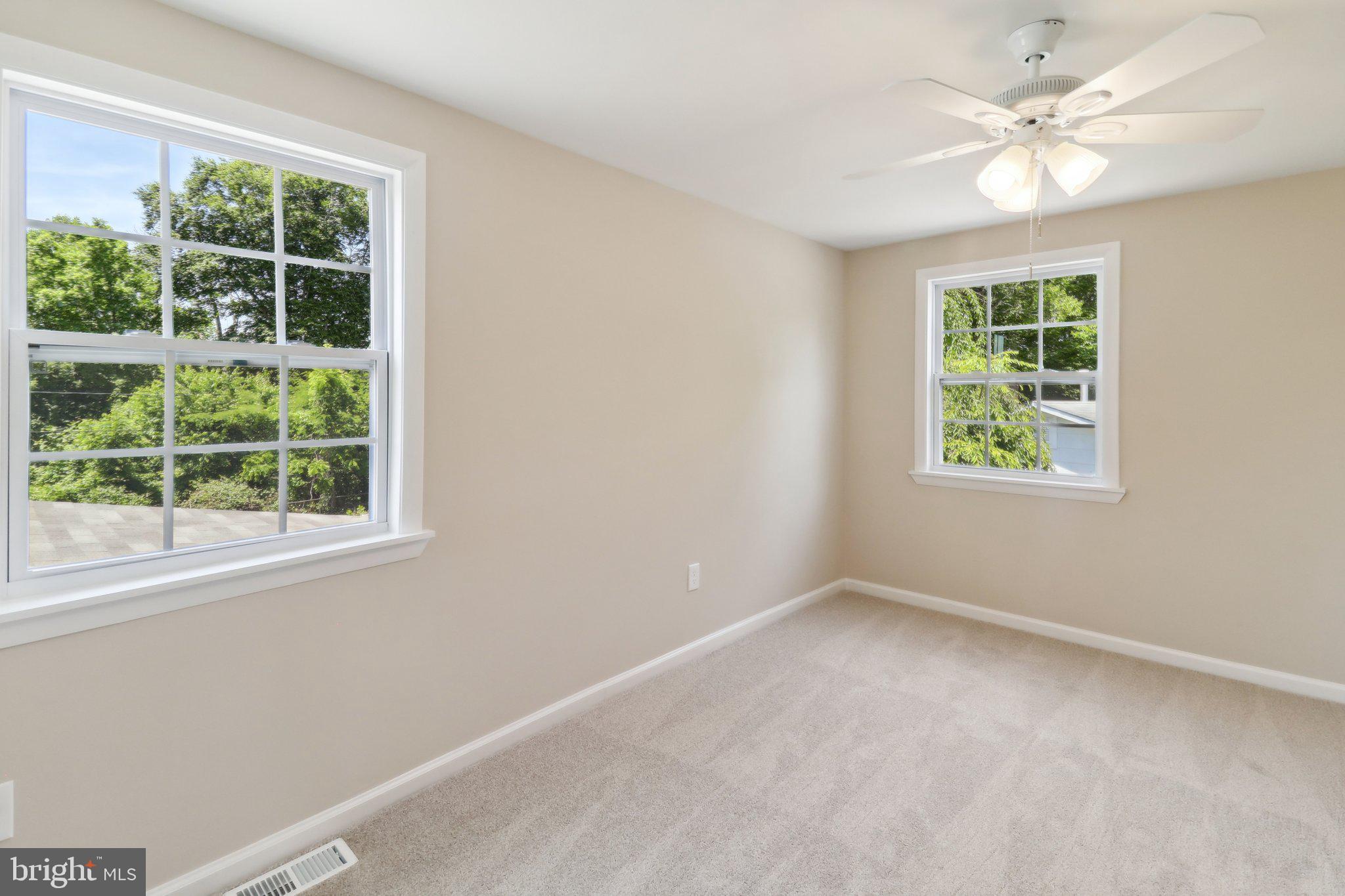 1318 PADDOCK LANE