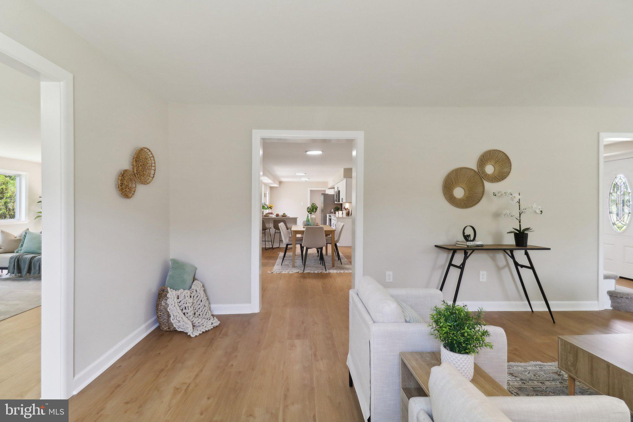 1318 PADDOCK LANE