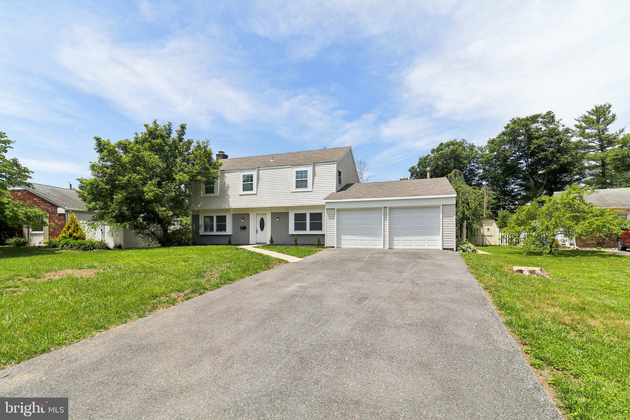 1318 PADDOCK LANE