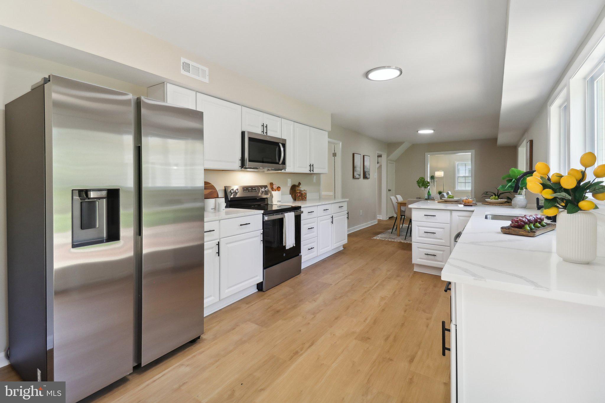 1318 PADDOCK LANE