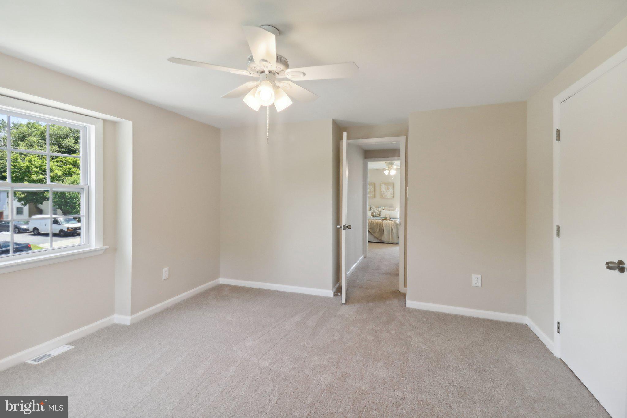 1318 PADDOCK LANE