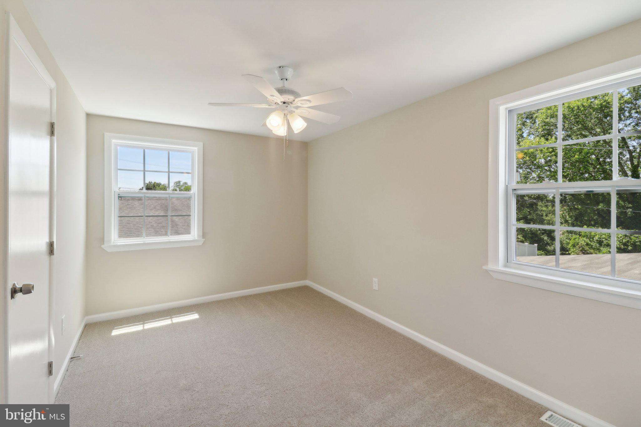 1318 PADDOCK LANE