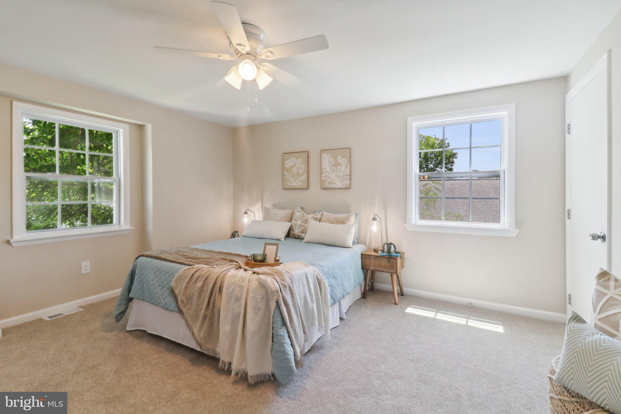 1318 PADDOCK LANE