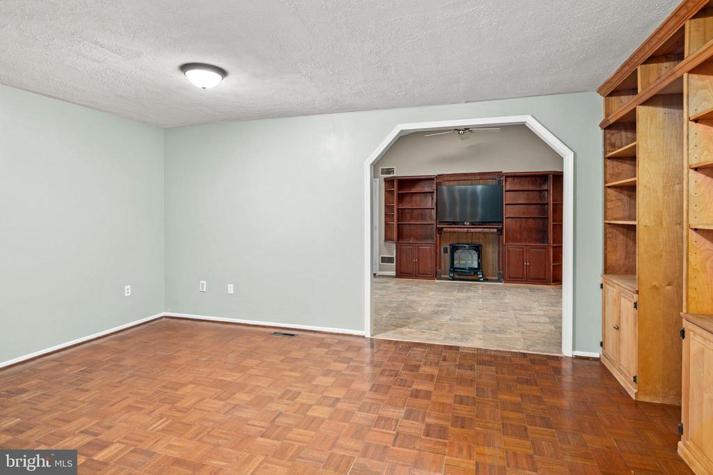 12608 BEECHFERN LANE