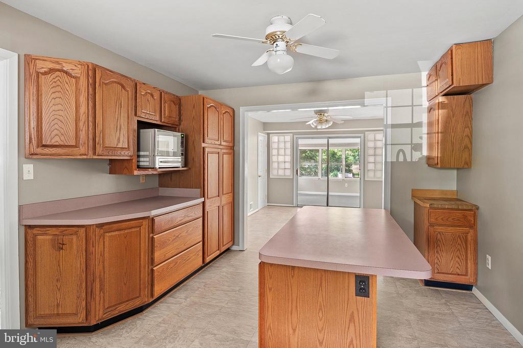 12608 BEECHFERN LANE
