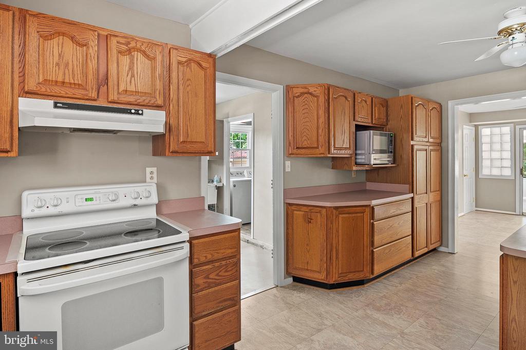 12608 BEECHFERN LANE
