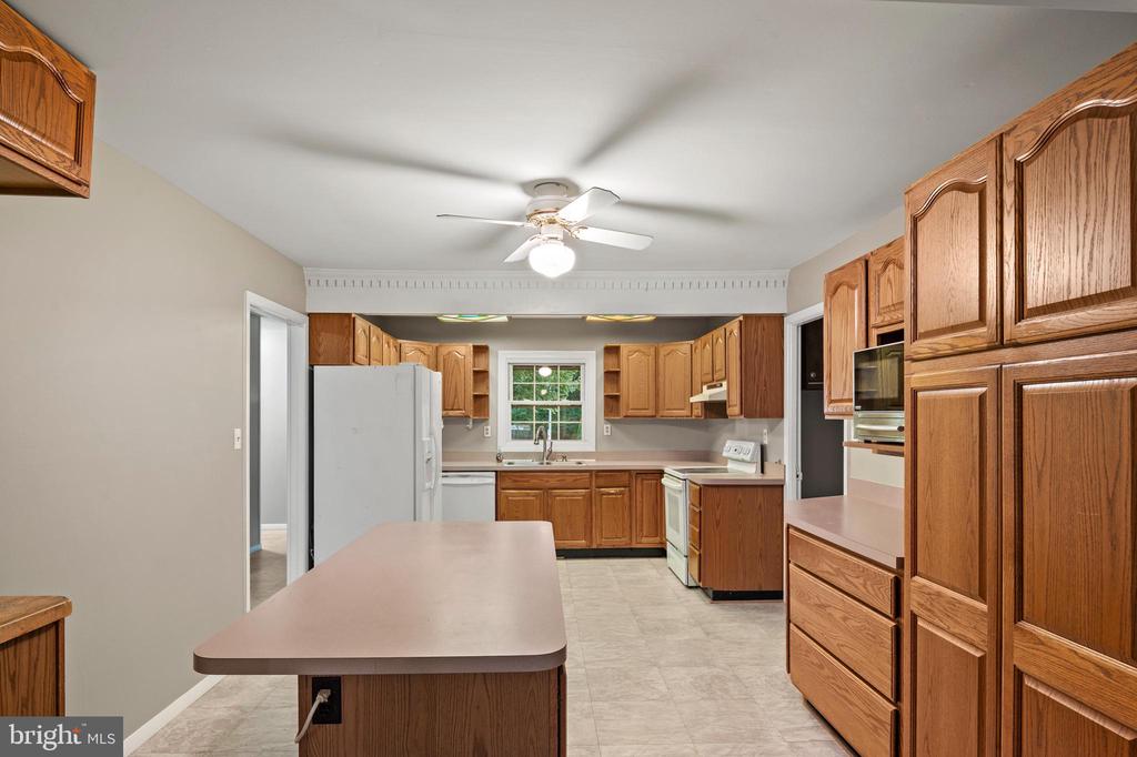 12608 BEECHFERN LANE