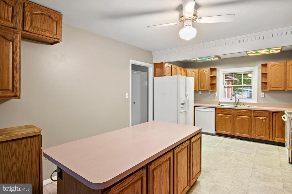 12608 BEECHFERN LANE