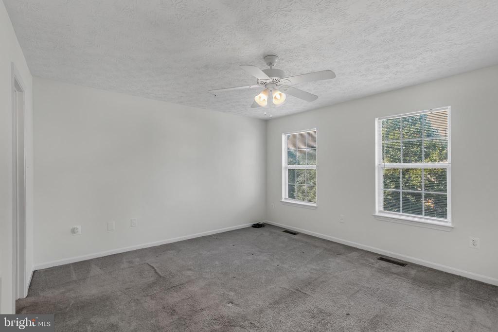 516 CRUSHER COURT