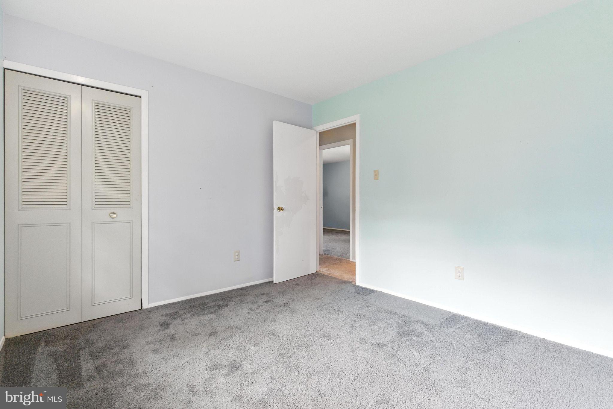 4921 RIDGEVIEW LANE