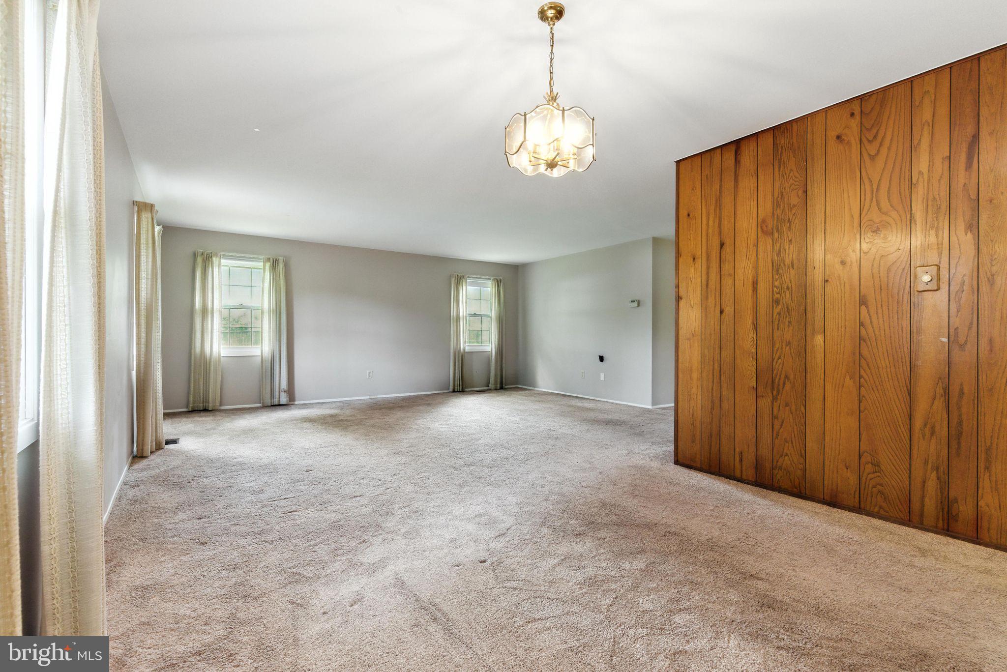 4921 RIDGEVIEW LANE