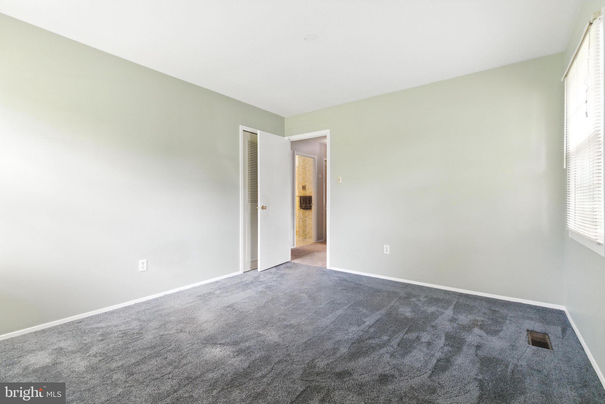 4921 RIDGEVIEW LANE