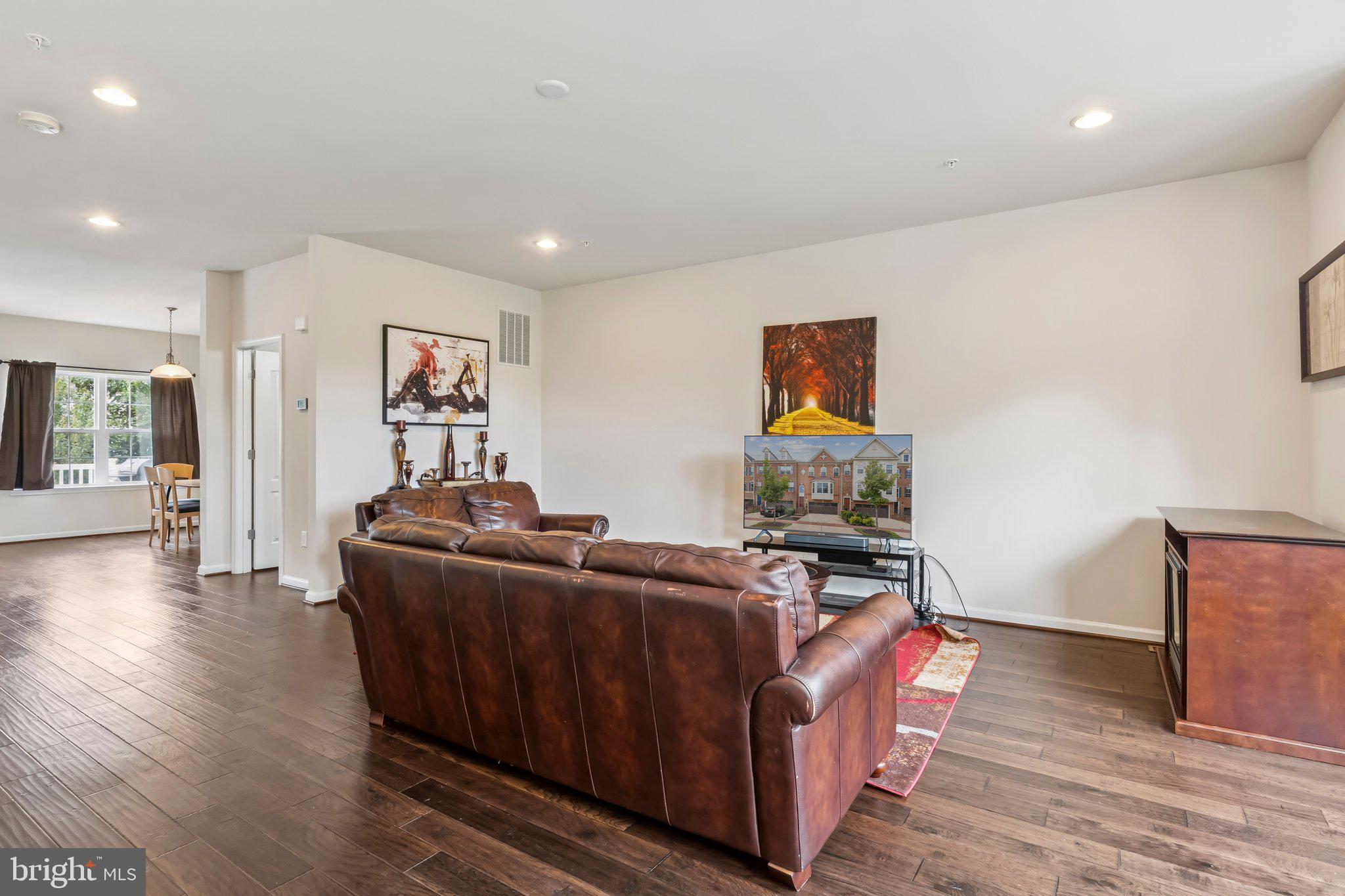 15604 MONKSILVER BEND