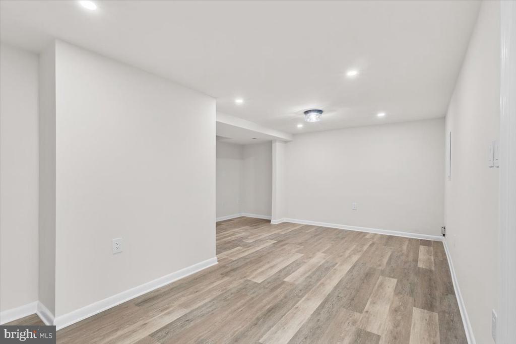 7308 FRANKFORT COURT