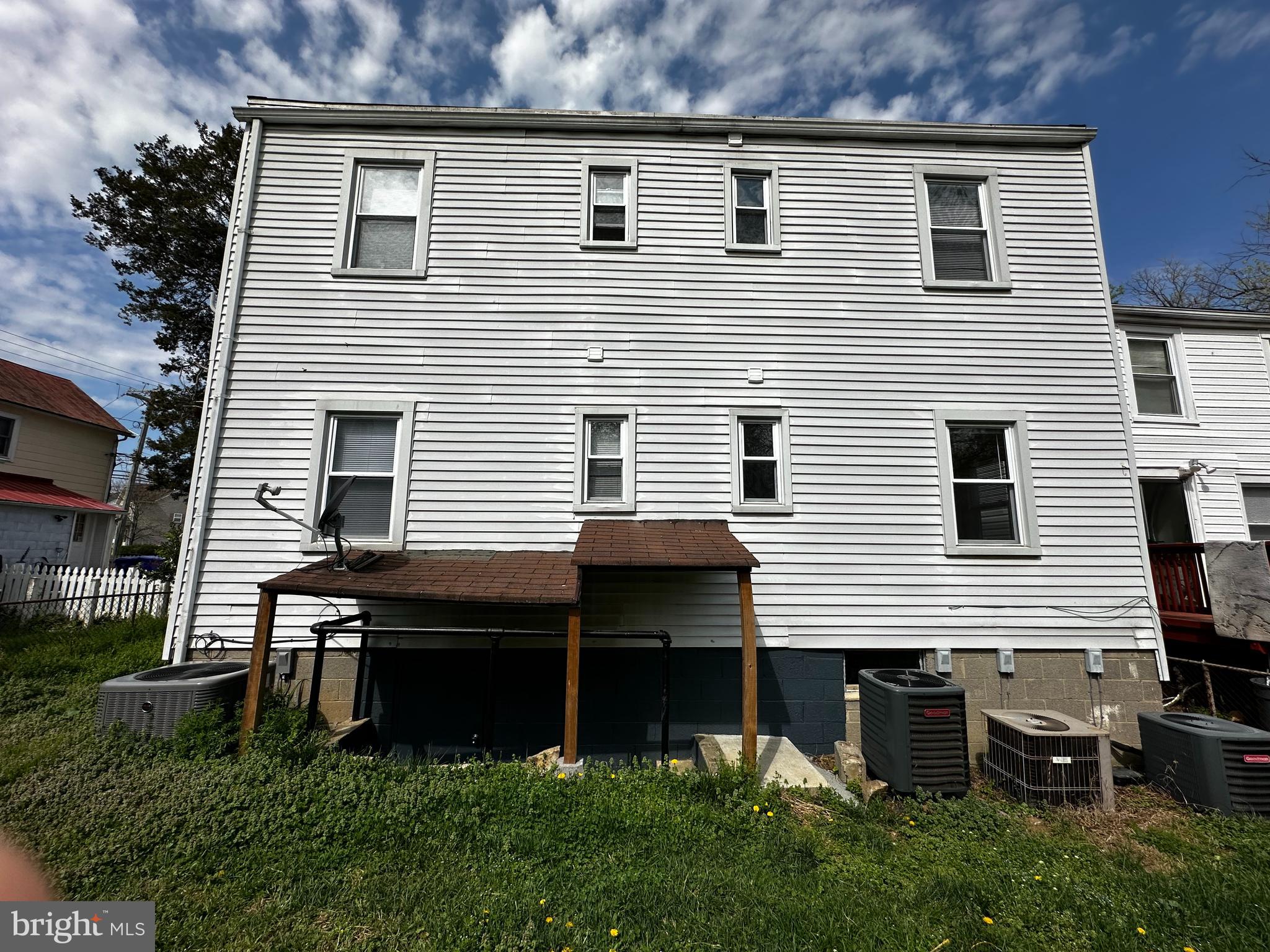 214 10TH STREET