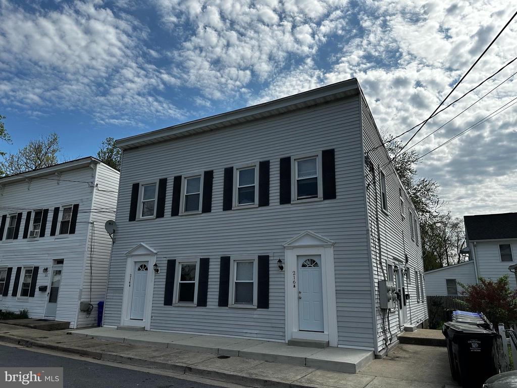 214 10TH STREET