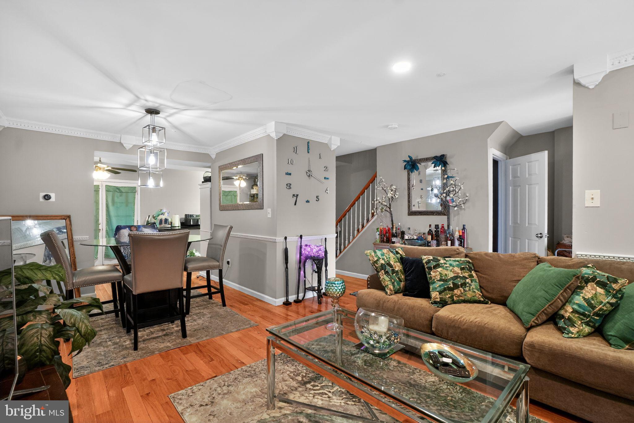 7102 FLAG HARBOR DRIVE