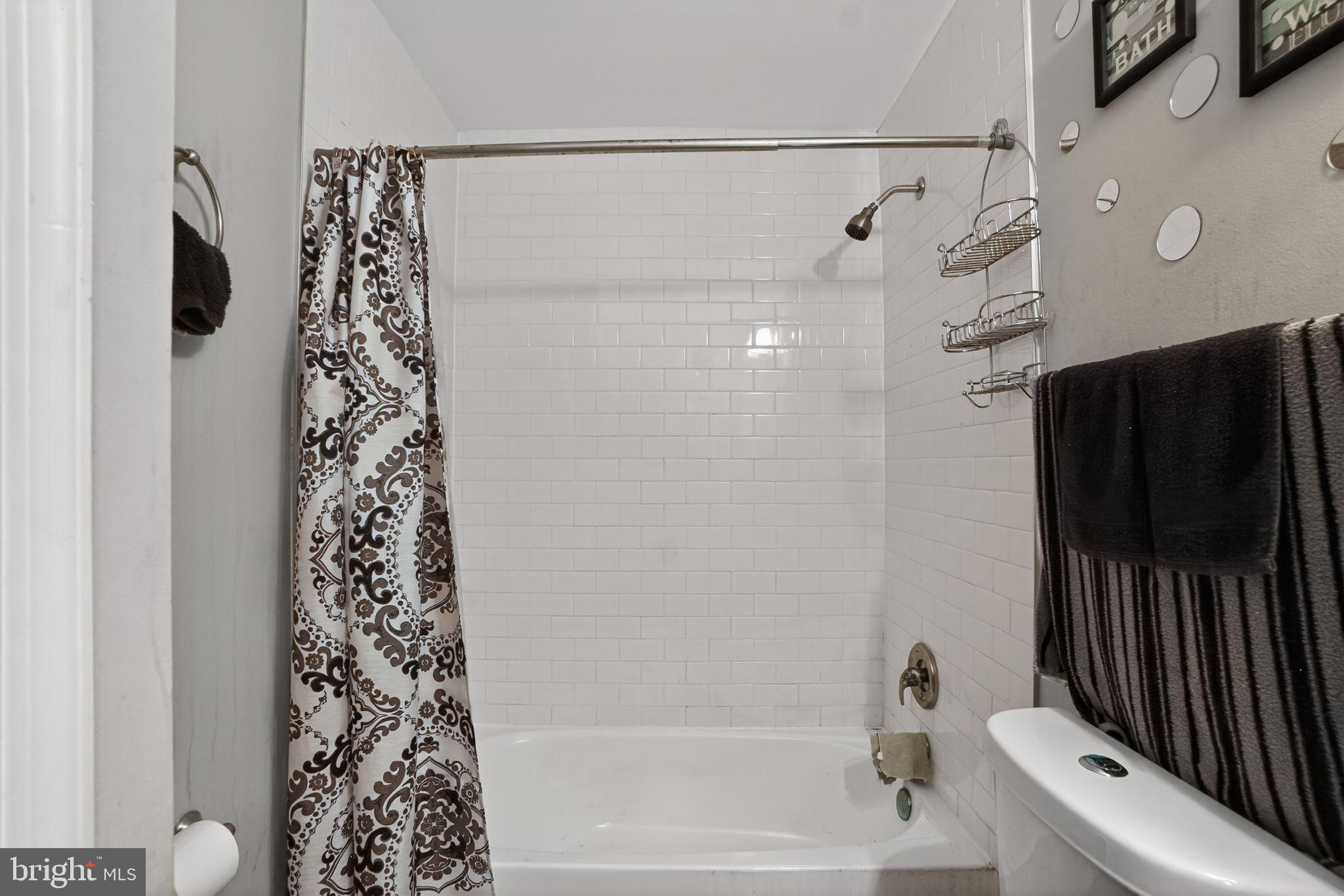 7102 FLAG HARBOR DRIVE