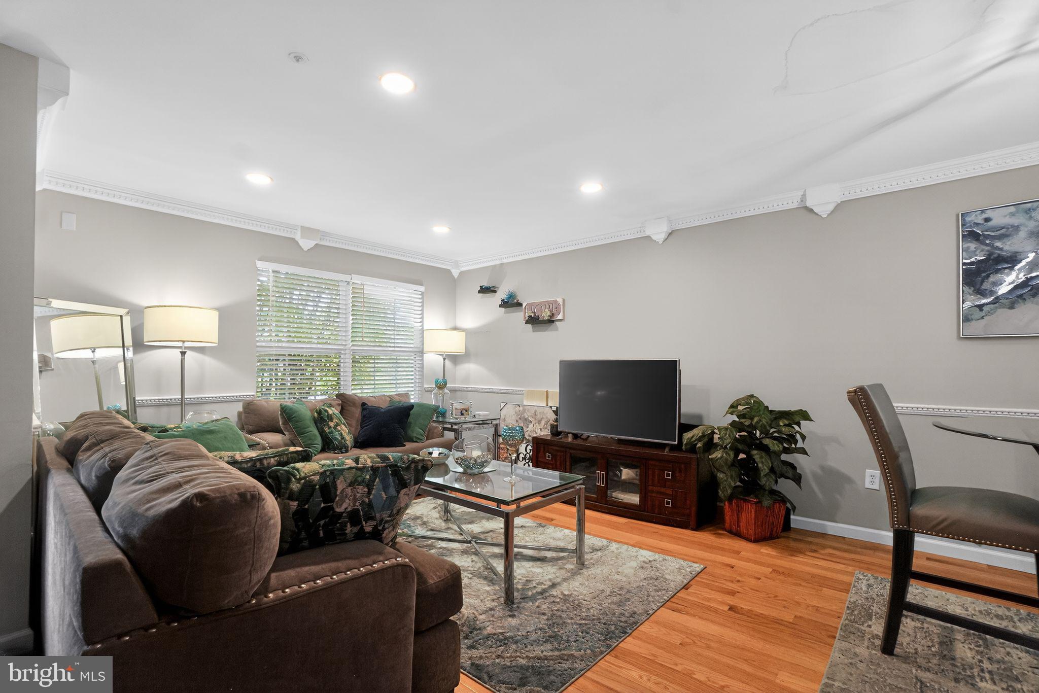 7102 FLAG HARBOR DRIVE