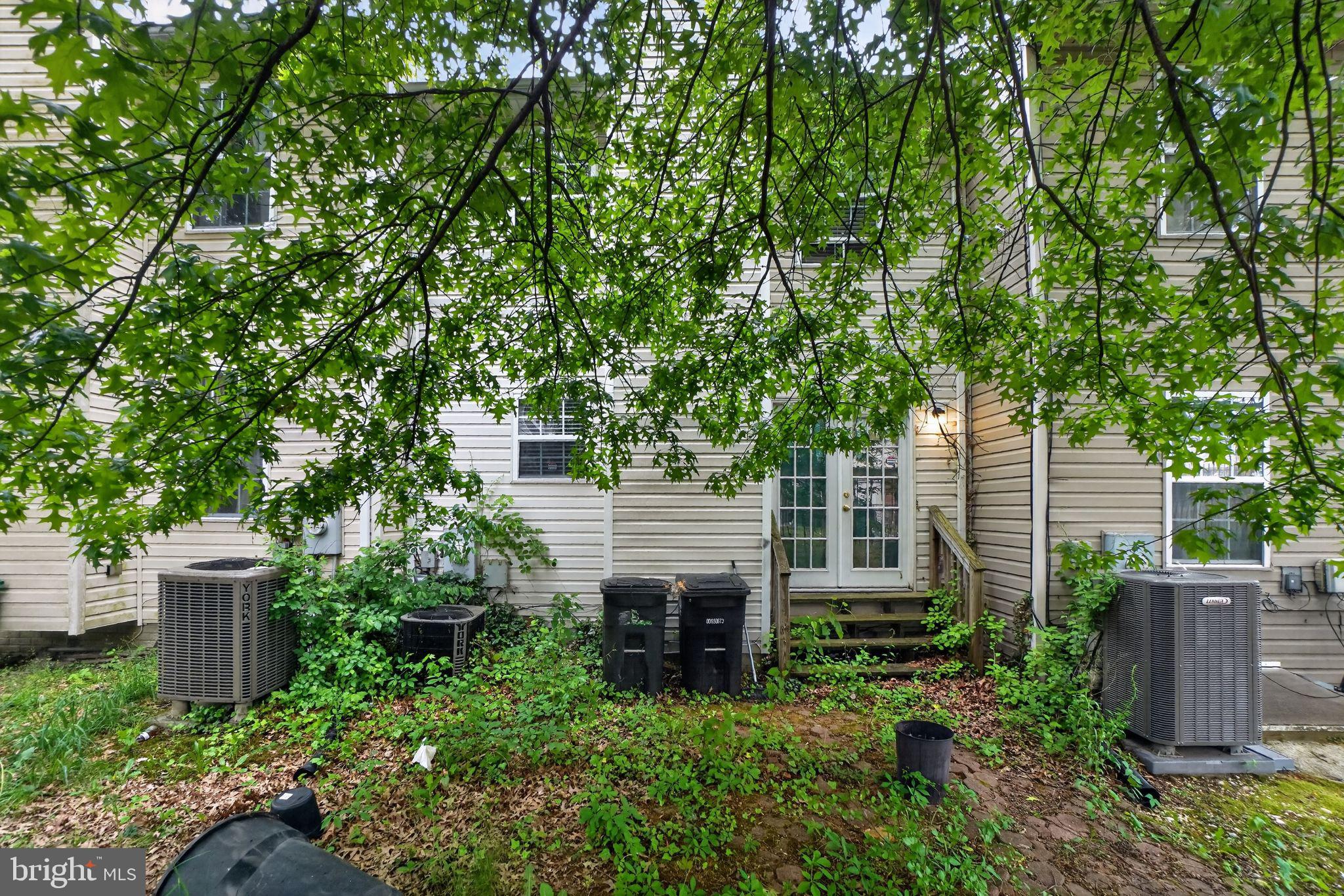 7102 FLAG HARBOR DRIVE