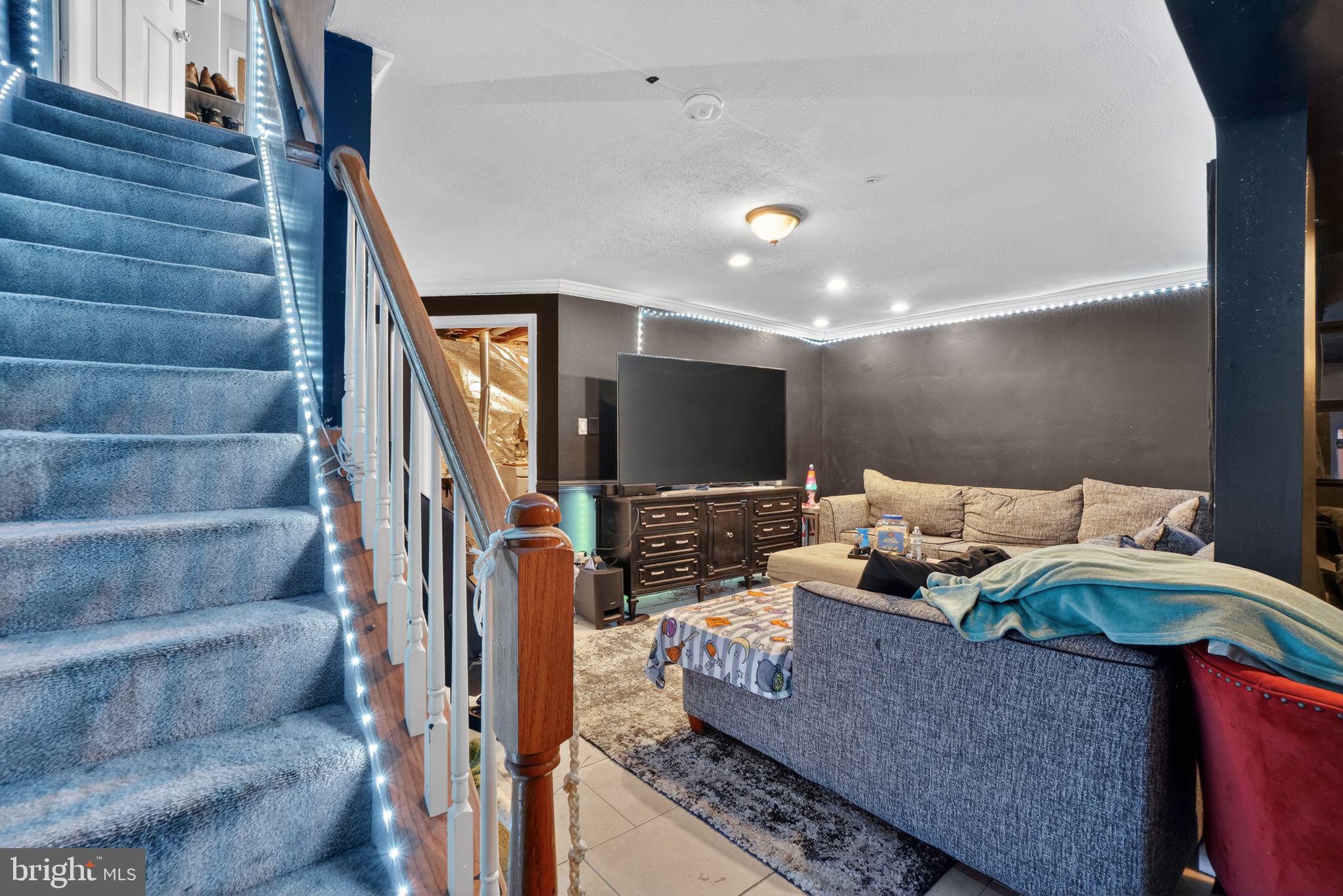 7102 FLAG HARBOR DRIVE