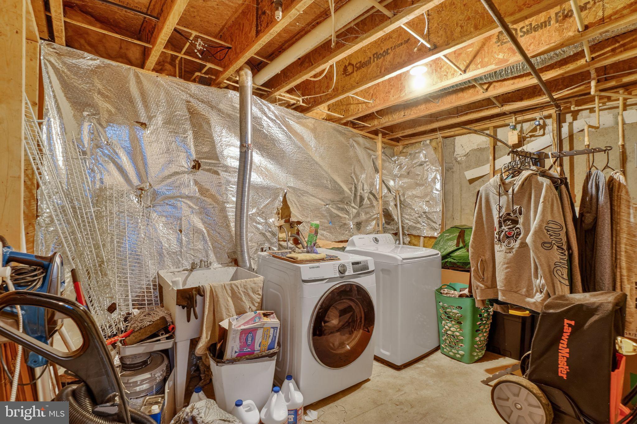 7102 FLAG HARBOR DRIVE