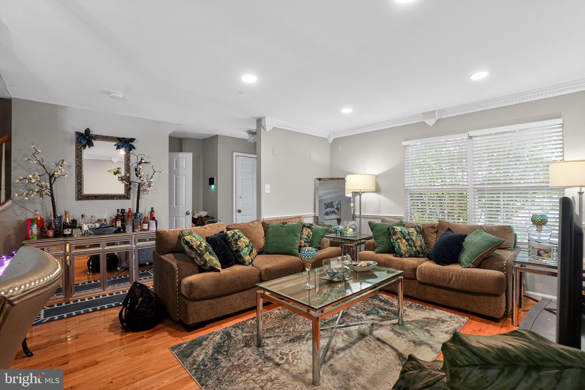 7102 FLAG HARBOR DRIVE