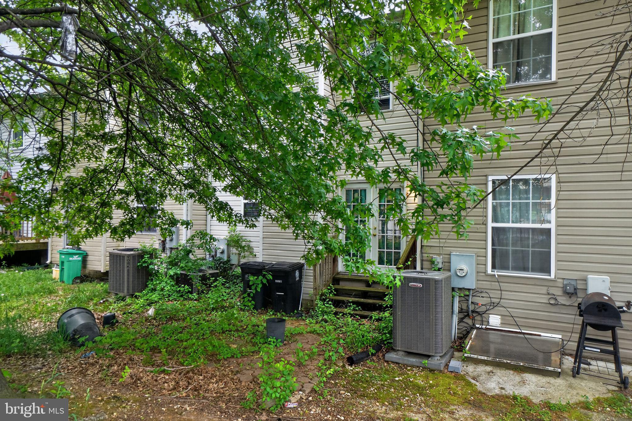 7102 FLAG HARBOR DRIVE