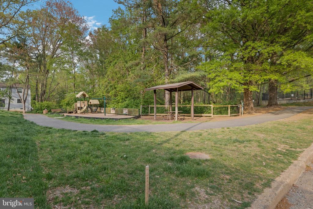 2310 GLADE BANK WAY