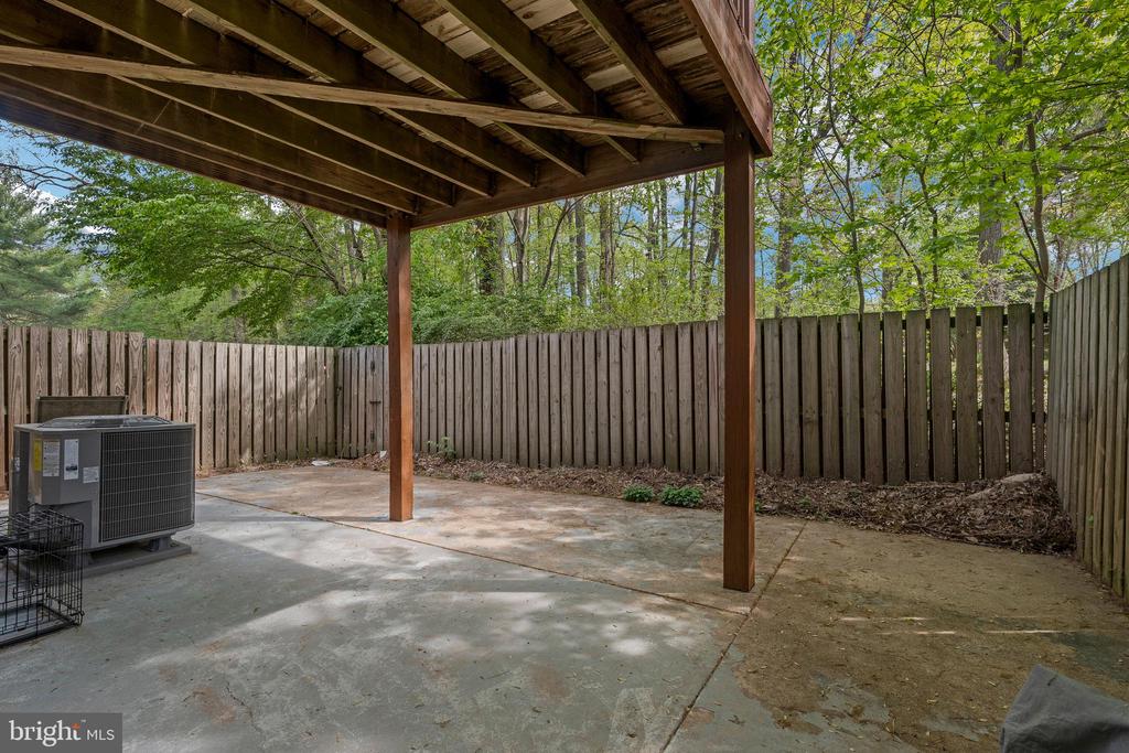 2310 GLADE BANK WAY