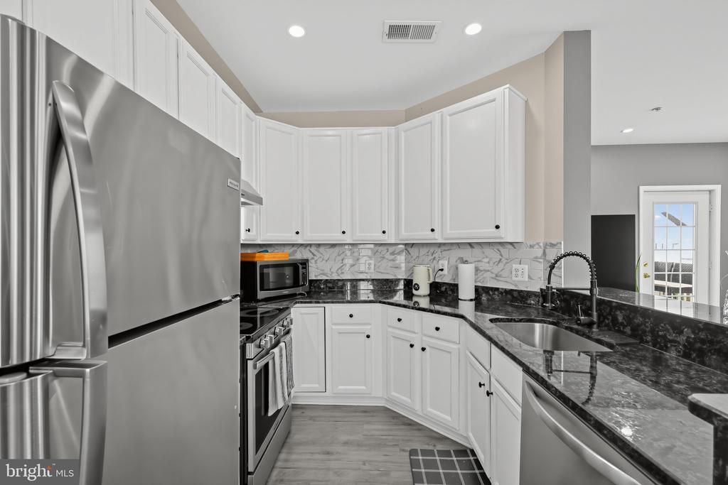 6481 CHEYENNE DRIVE Unit: 304