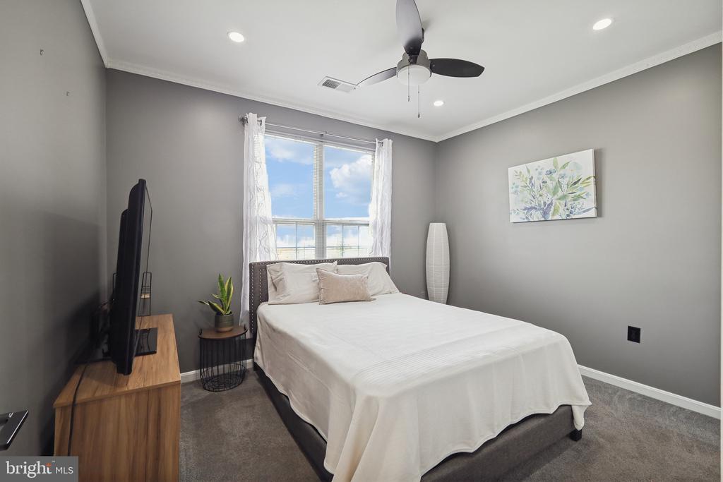 6481 CHEYENNE DRIVE Unit: 304