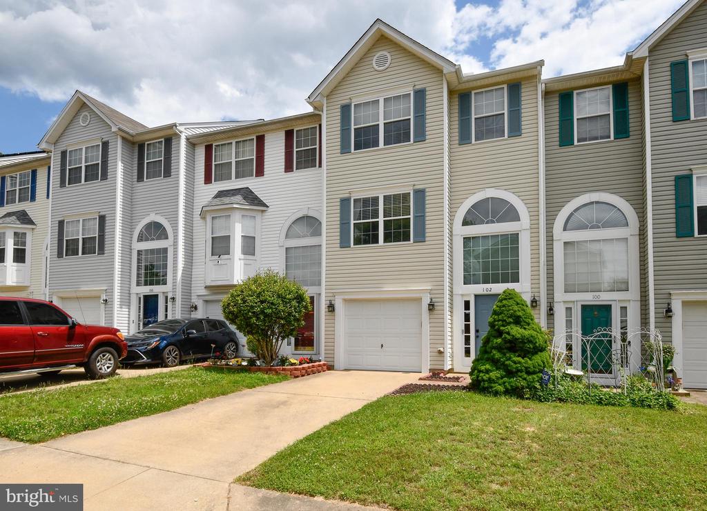 102 GETTYSBURG COURT