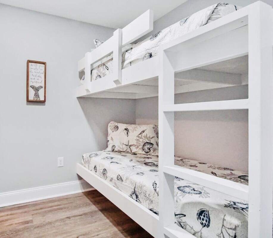 9860 S Thomas Drive UNIT 214