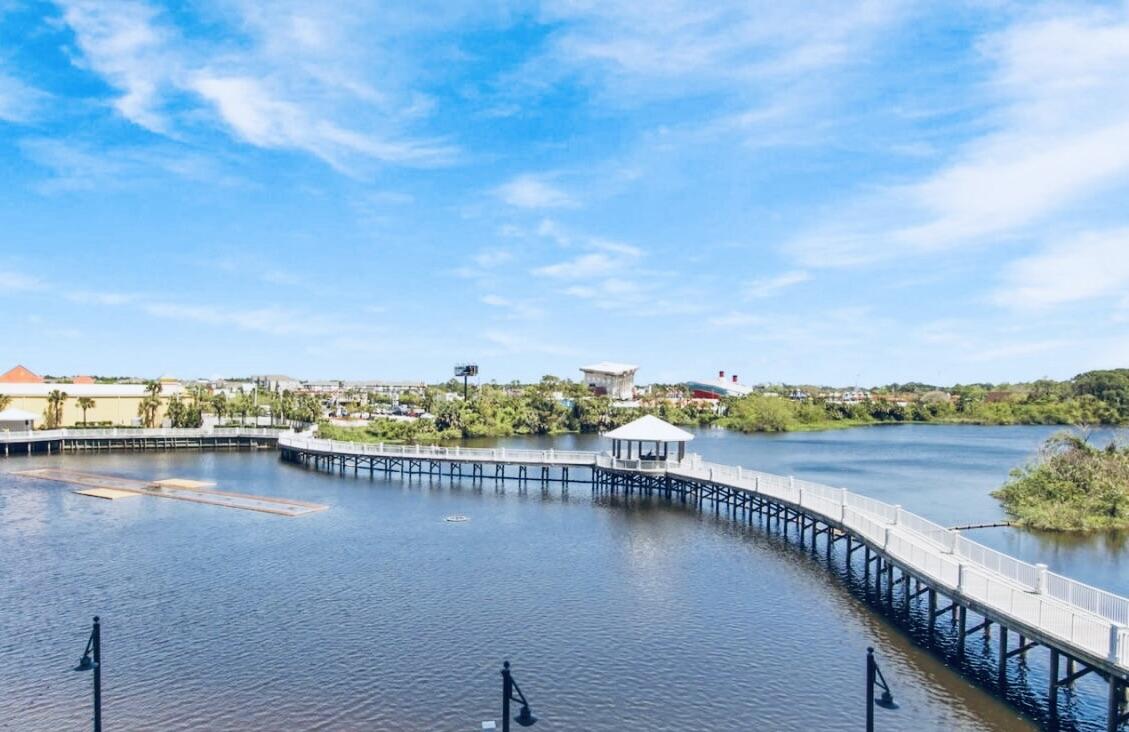 9860 S Thomas Drive UNIT 214