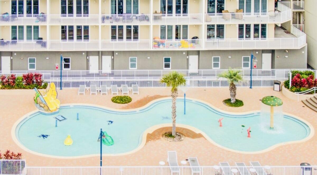 9860 S Thomas Drive UNIT 214