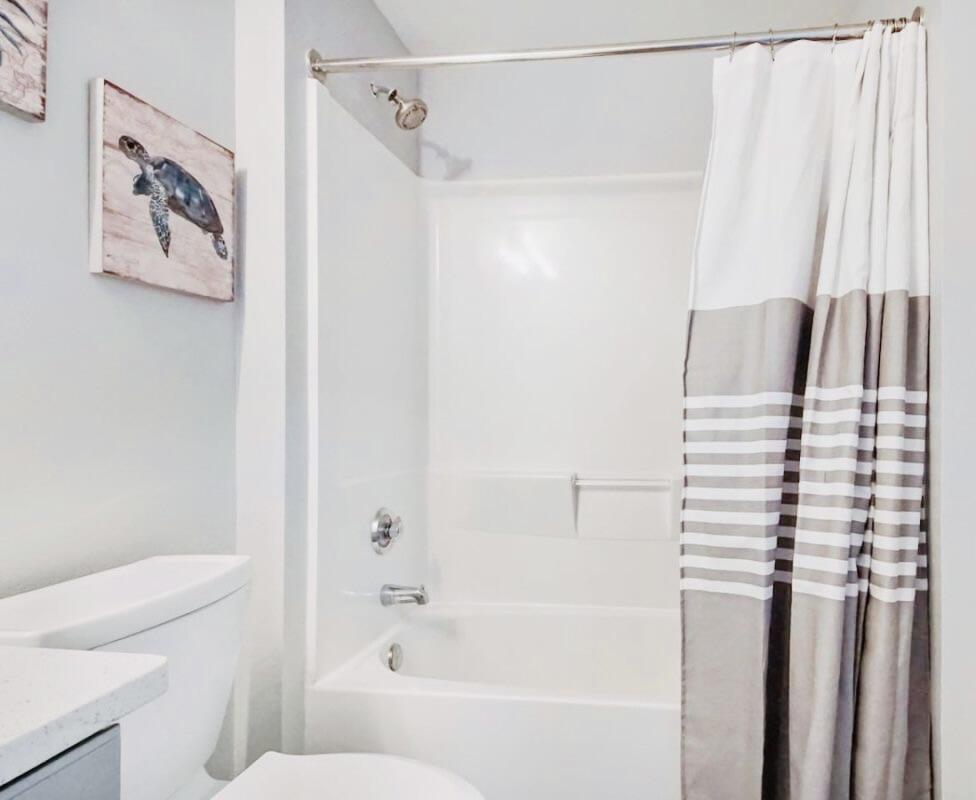 9860 S Thomas Drive UNIT 214