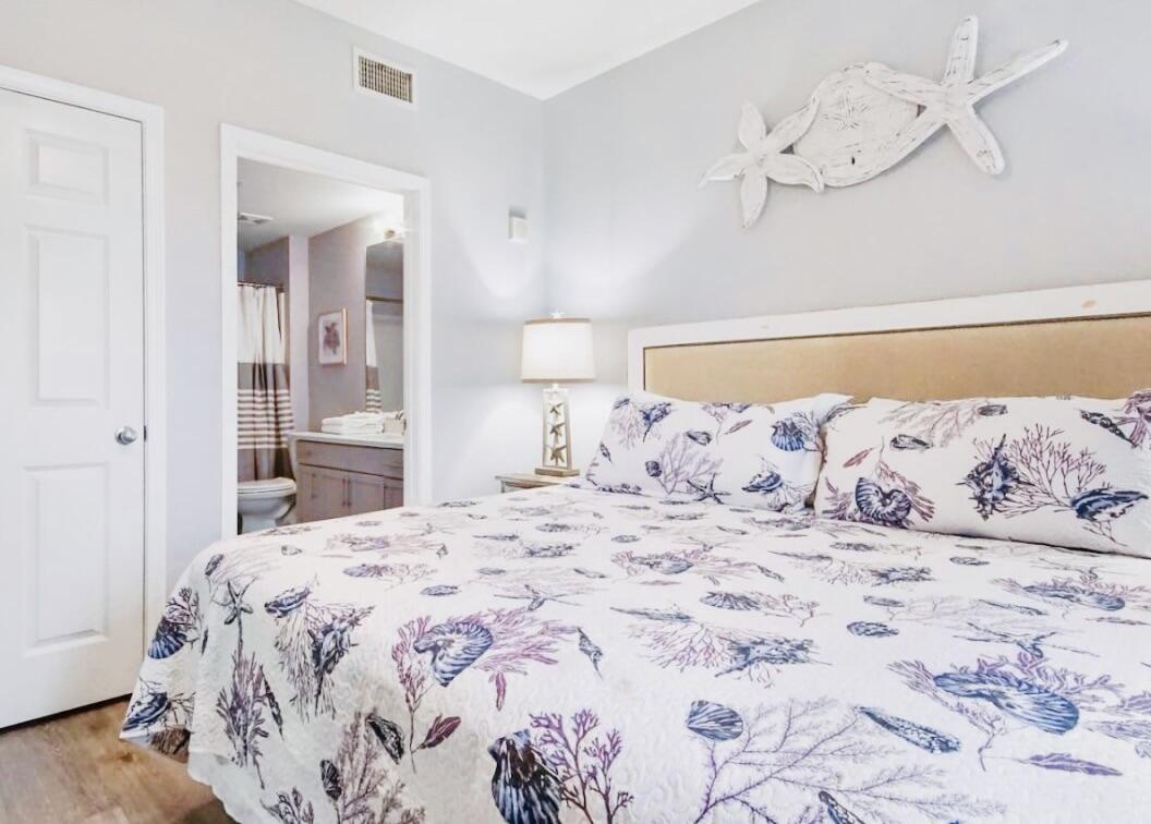 9860 S Thomas Drive UNIT 214