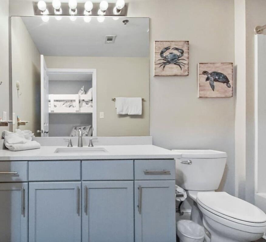 9860 S Thomas Drive UNIT 214