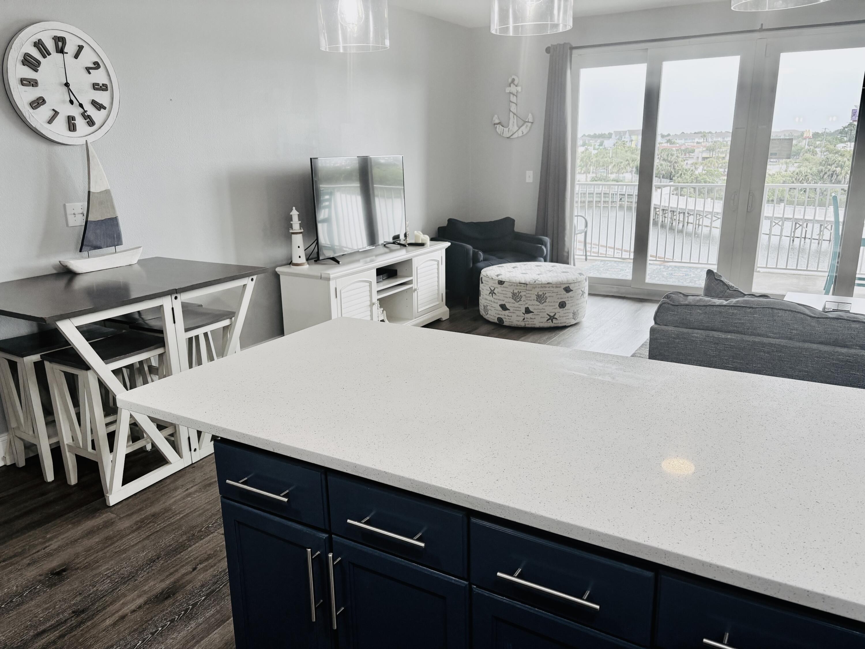 9860 S Thomas Drive UNIT 214