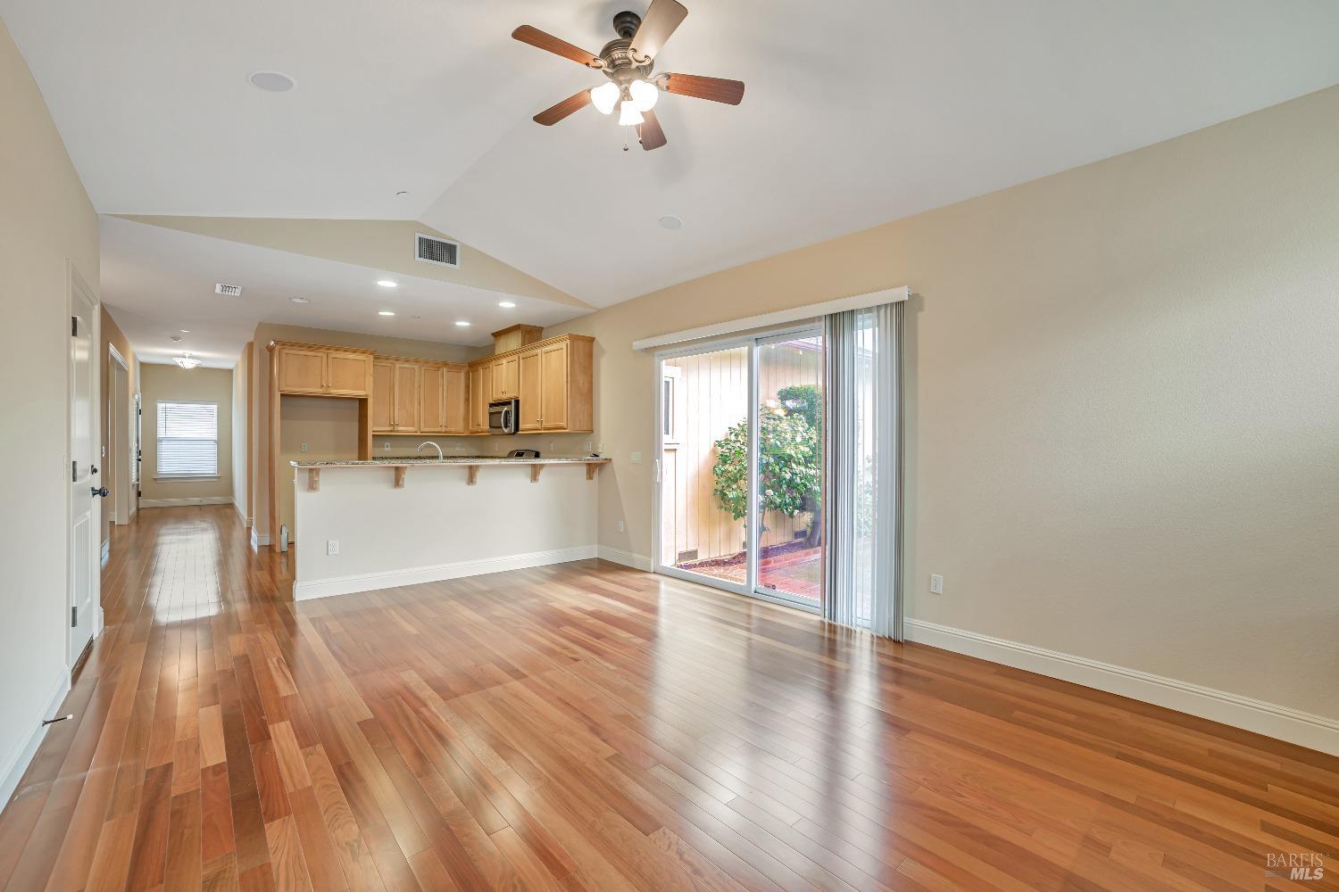 1076 San Francisco Way