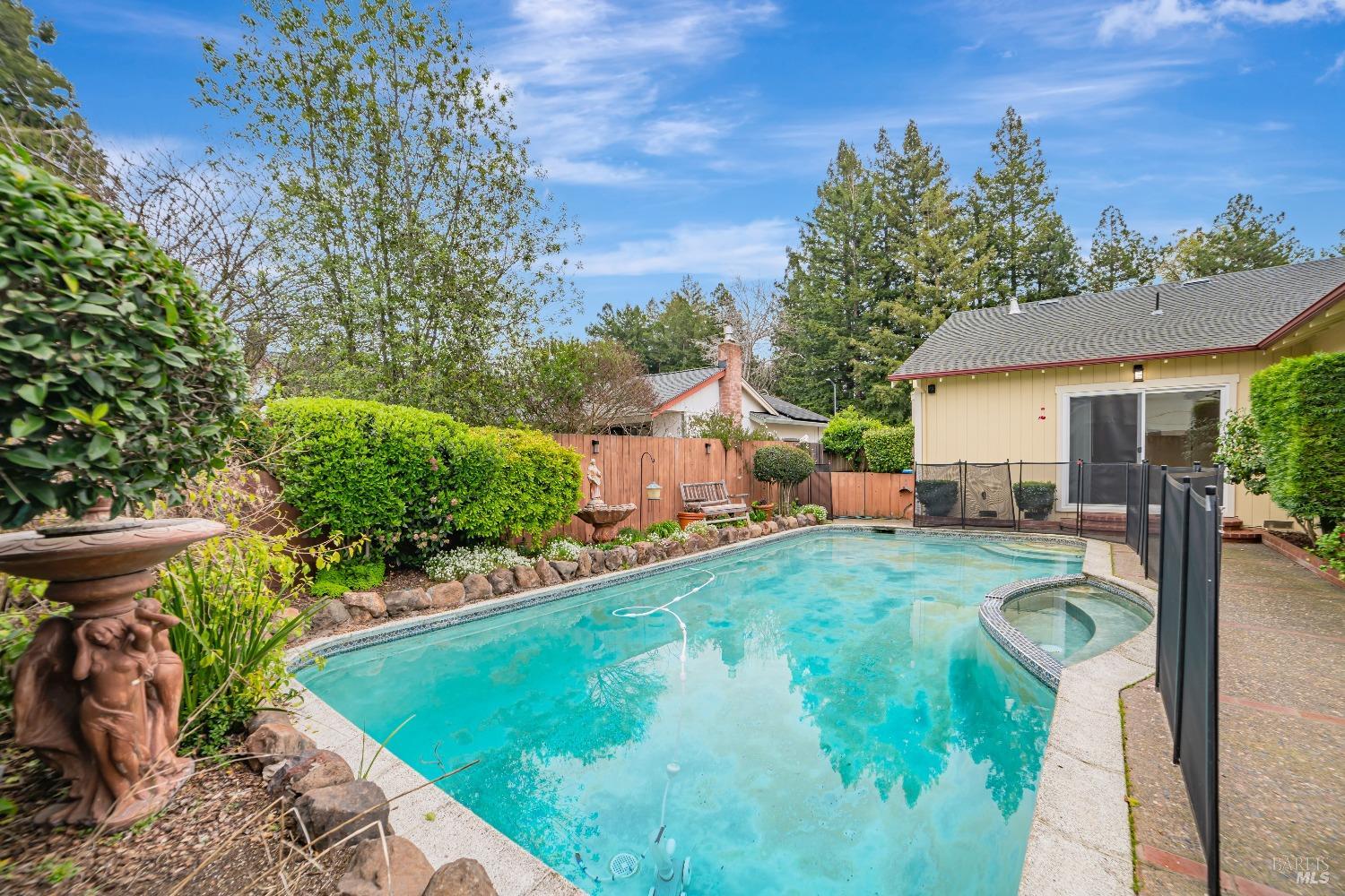 1076 San Francisco Way