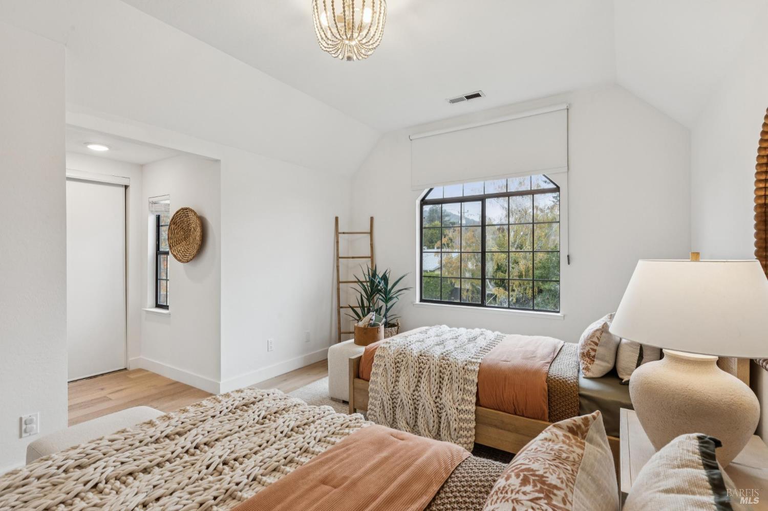 93 Ashford Avenue