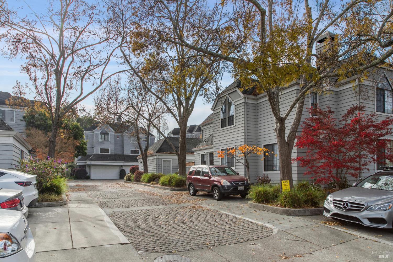 93 Ashford Avenue