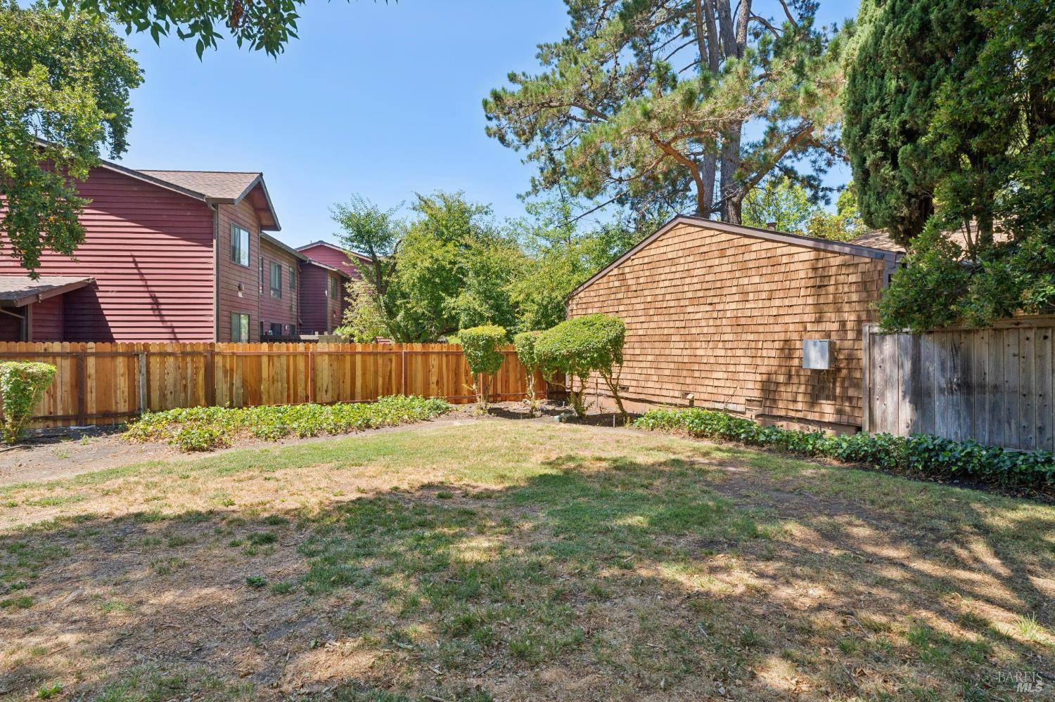 850 E Cotati Avenue Unit: #15