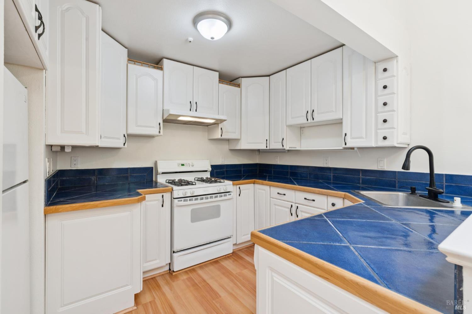 850 E Cotati Avenue Unit: #15