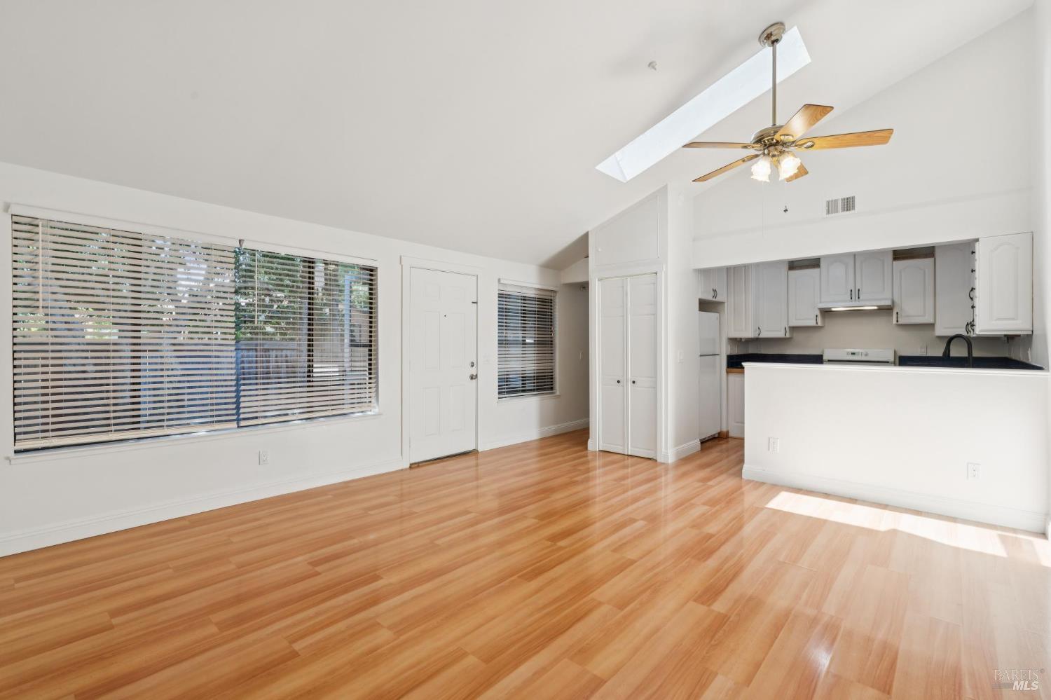 850 E Cotati Avenue Unit: #15