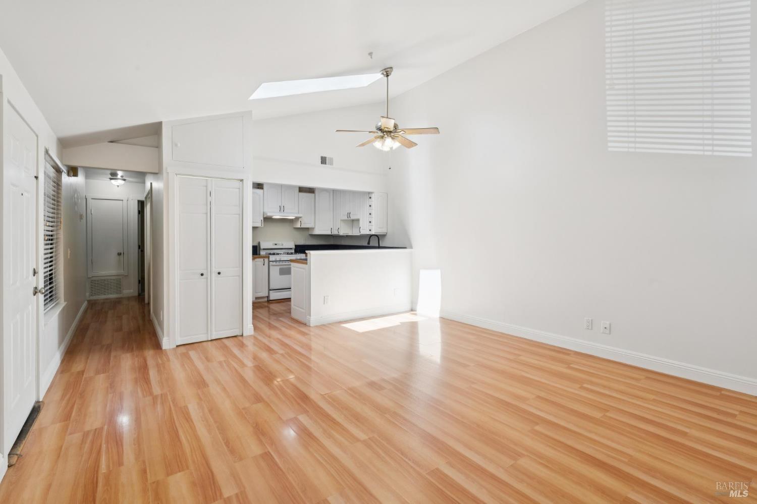 850 E Cotati Avenue Unit: #15