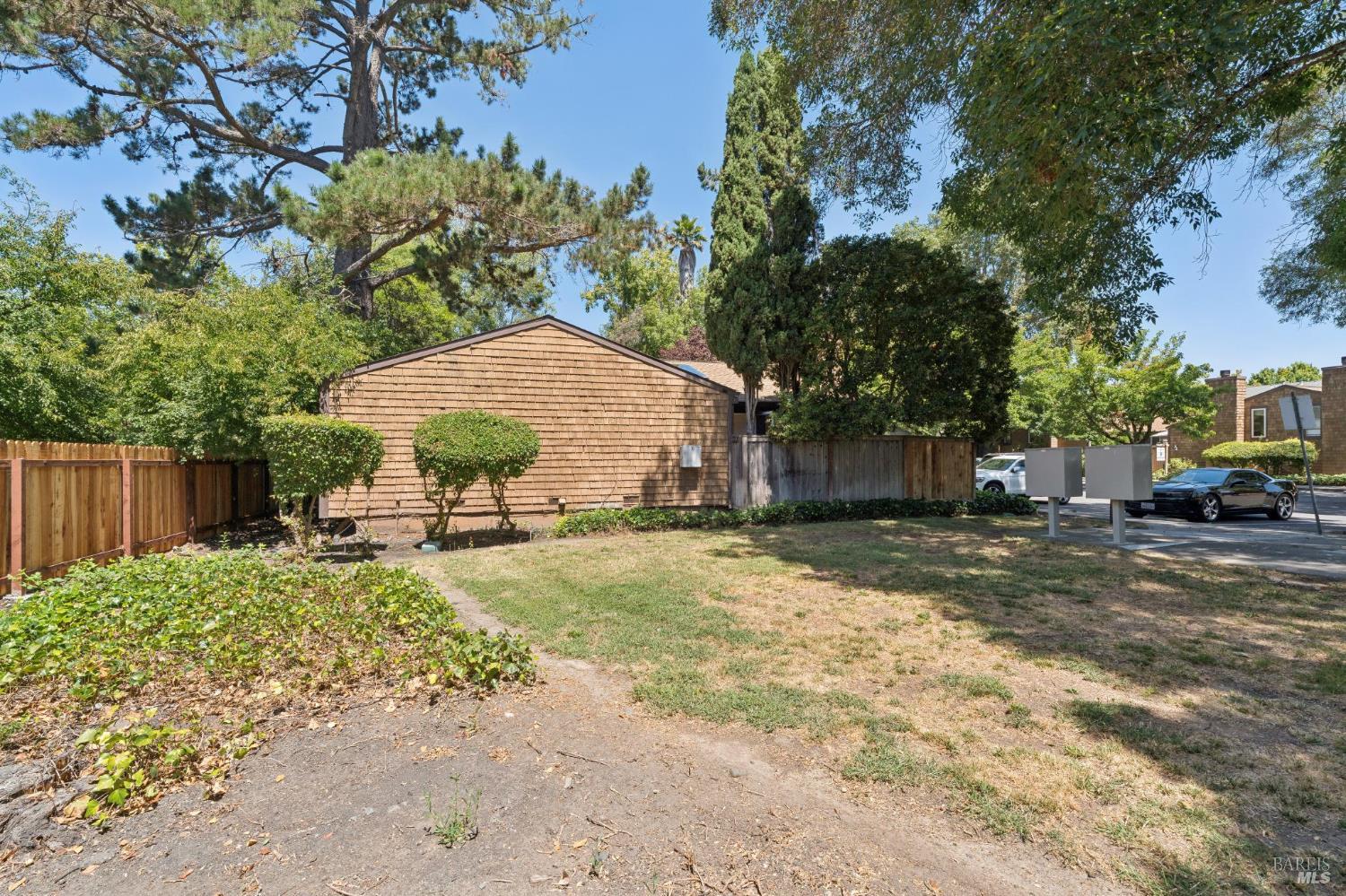 850 E Cotati Avenue Unit: #15