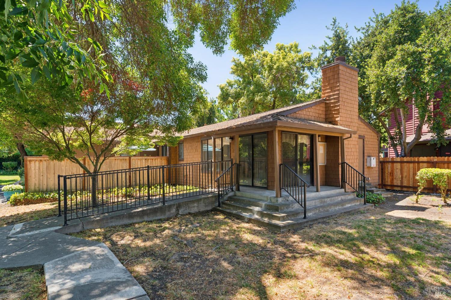 850 E Cotati Avenue Unit: #15